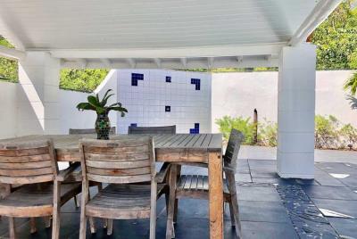 St-Lucia-Homes-Marcel-Home-Outdoor-shower-dining-850x570