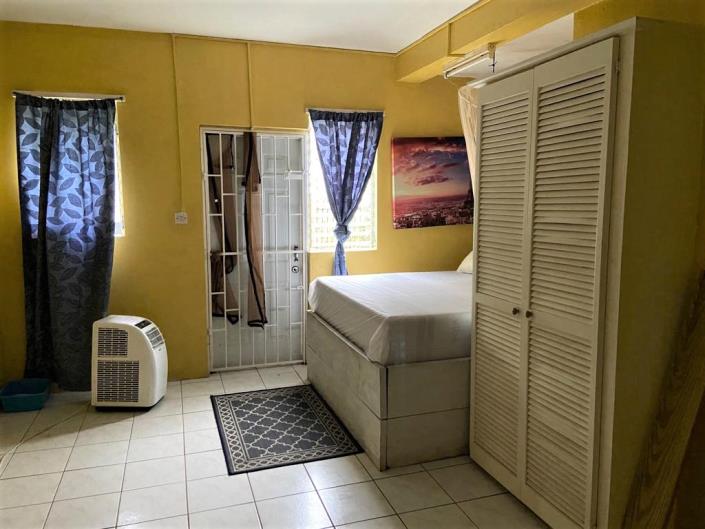 Image No.9-5 Bed House for sale