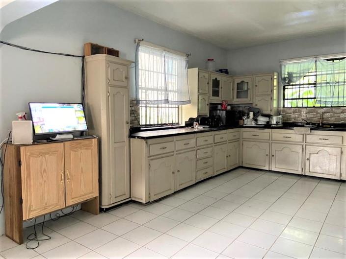 Image No.7-5 Bed House for sale