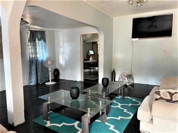 1 - Castries, Maison
