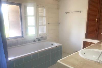 St-Lucia-Homes---Hibiscus-Villa---Bathroom-2