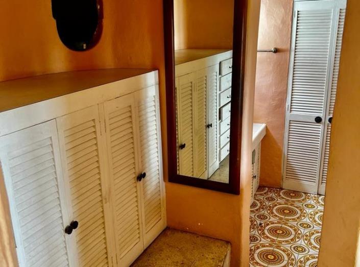 Image No.10-3 Bed House for sale