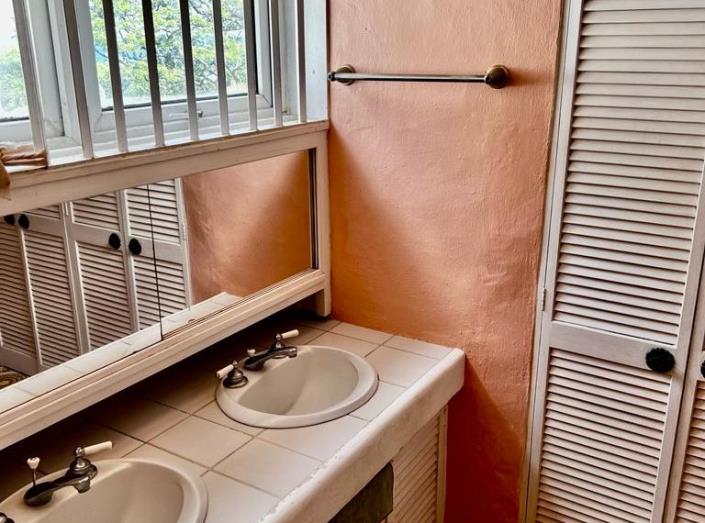 Image No.16-3 Bed House for sale