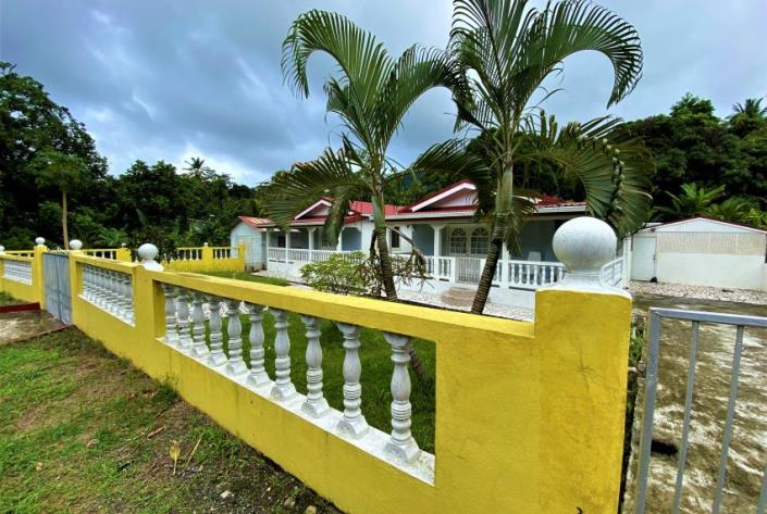 Image No.1-4 Bed House for sale