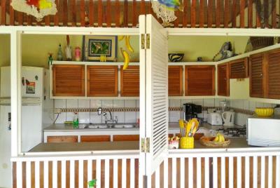 St-lucia-homes-The-Pelican-Kitchen-850x570