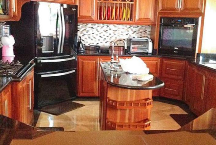 Image No.3-11 Bed Villa for sale