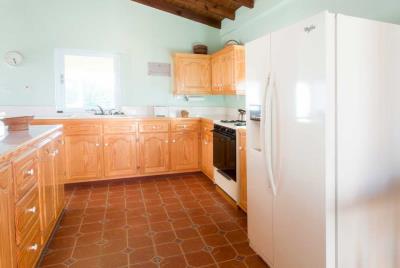 St-Lucia-Homes-Real-Estate-Sea-Star-ALR010-Kitchen-2-850x570