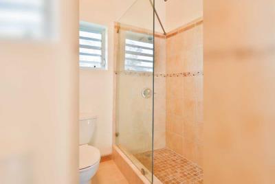 St-Lucia-Homes-Real-Estate-Sea-Star-ALR010-Bathroom-3-850x570