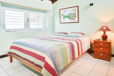 St-Lucia-Homes-Real-Estate-Sea-Star-ALR010-Bedroom-1-850x570
