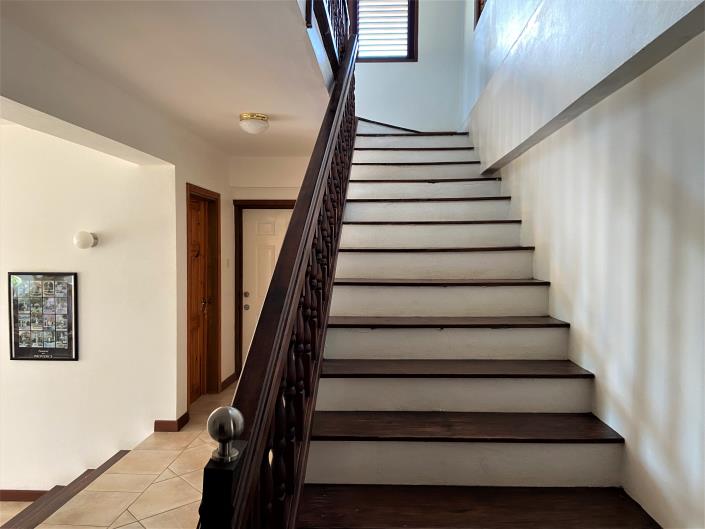 Image No.13-3 Bed House for sale