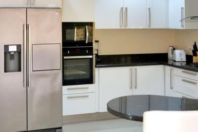 ST-Lucia-Homes-Belle-Vue-Development-Kitchen-2-850x570