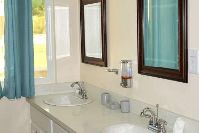 ST-Lucia-Homes-Belle-Vue-Development-bathroom-850x570