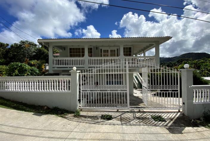 Image No.1-Maison de 6 chambres à vendre à Gros Islet
