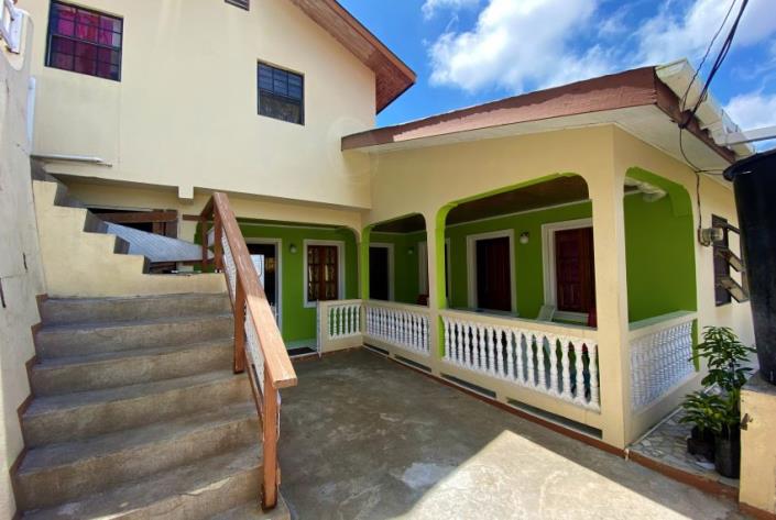 Image No.1-7 Bed House for sale