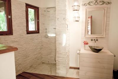 St-Lucia-Homes-Real-Estate-Villa-Susanna-Bathroom-850x570