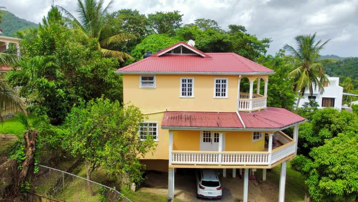 Image No.1-Maison de 5 chambres à vendre à Gros Islet