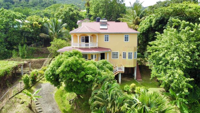 Image No.3-Maison de 5 chambres à vendre à Gros Islet