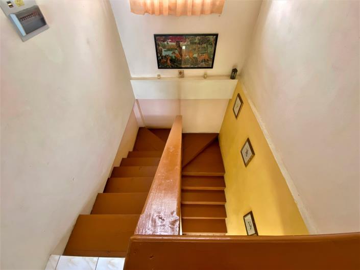 Image No.6-5 Bed House for sale