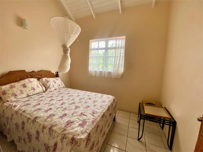 Image No.8-5 Bed House for sale