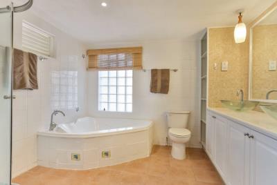 Kaye-Blanche-Downstairs-Bathroom-850x570