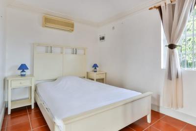 Kaye-Blanche-Tower-Room-1-850x570