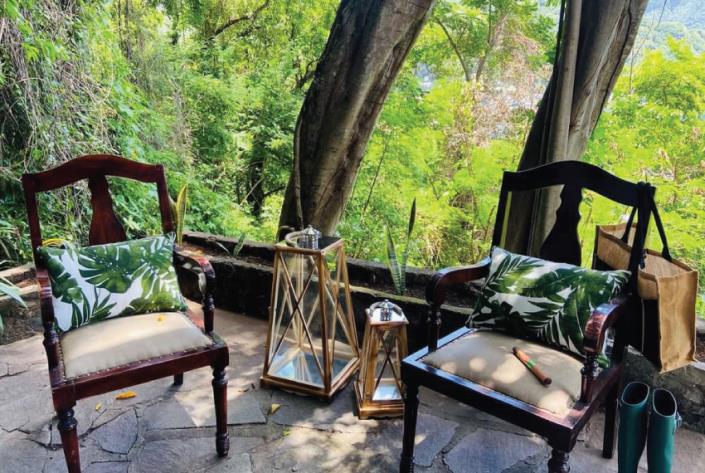 Image No.2-Un hôtel de 20 chambres à vendre à Soufrière