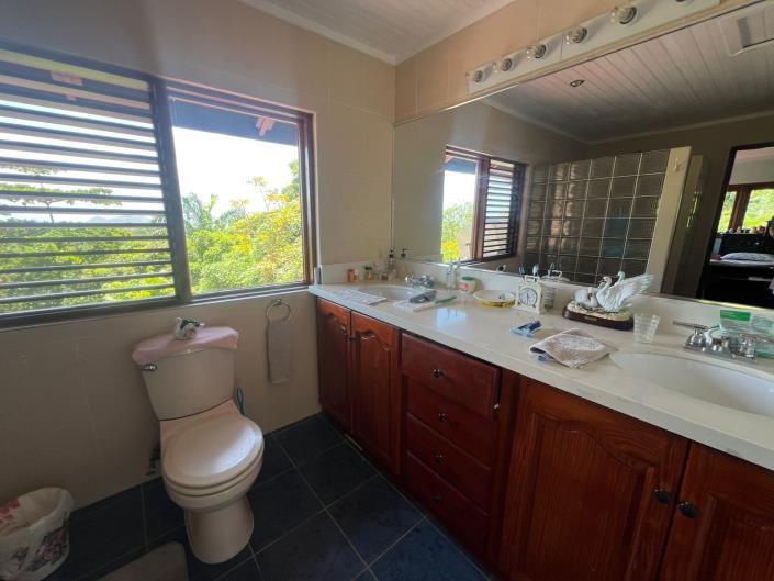 Image No.11-5 Bed Bungalow for sale