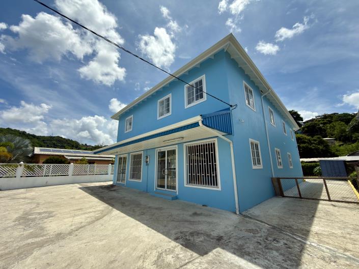 Image No.2-Commercial à vendre à Castries