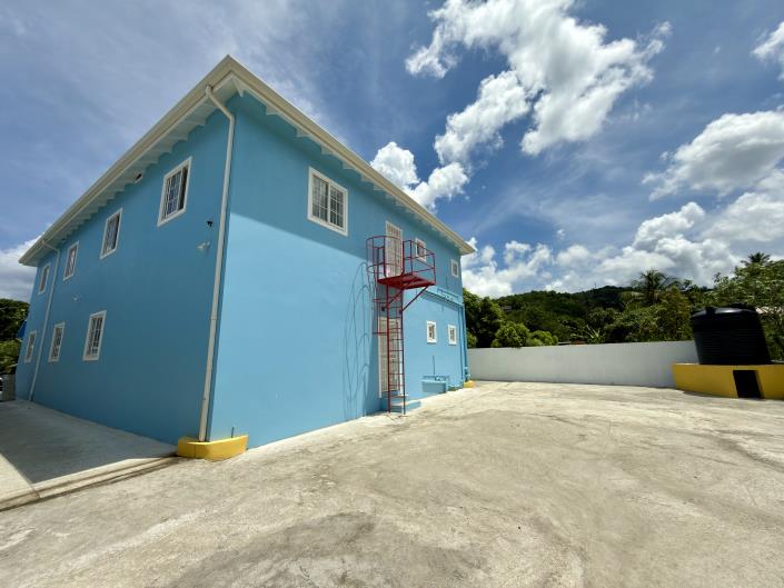 Image No.3-Commercial à vendre à Castries