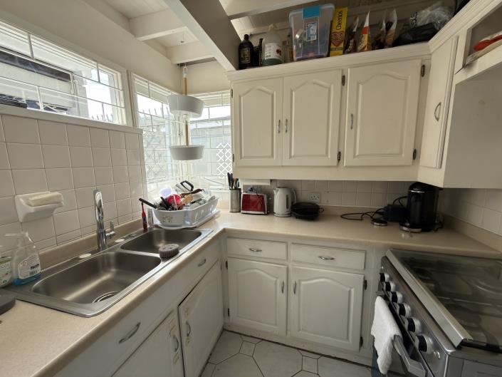 Image No.6-2 Bed Townhouse for sale