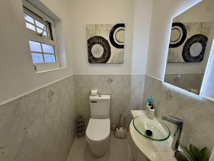 Image No.20-3 Bed Condo for sale