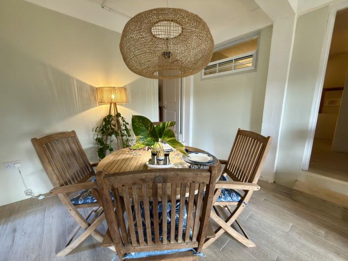 Image No.25-5 Bed House for sale