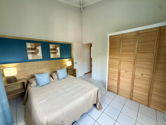 Image No.18-5 Bed House for sale