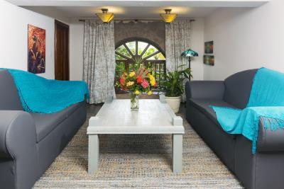 CAP026-LOUNGE