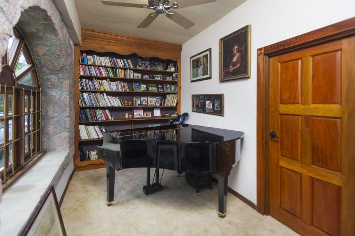 Image No.8-5 Bed House/Villa for sale