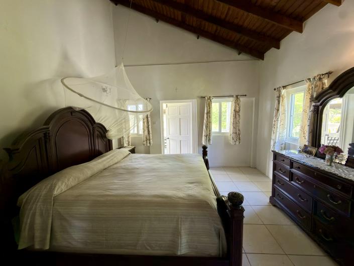 Image No.17-5 Bed House for sale