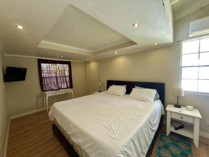 Image No.10-3 Bed House for sale