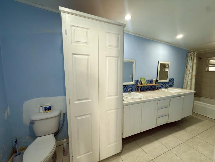 Image No.12-3 Bed House for sale