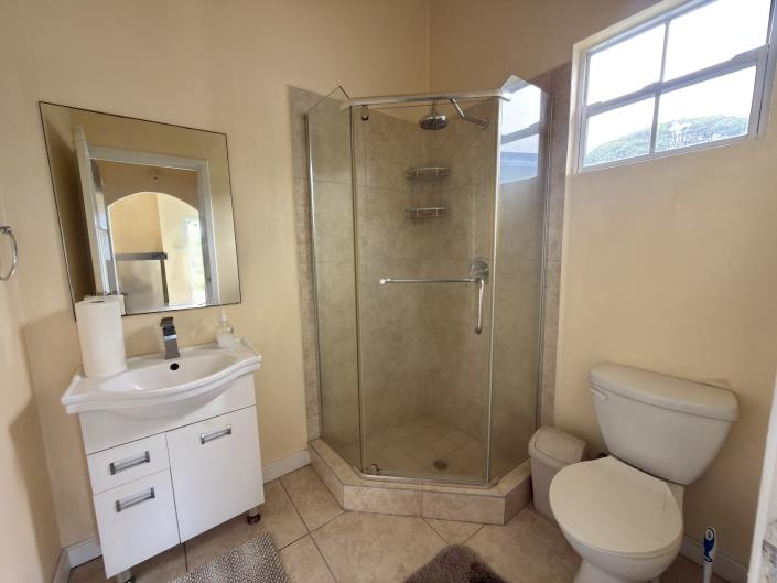 Image No.17-3 Bed House for sale