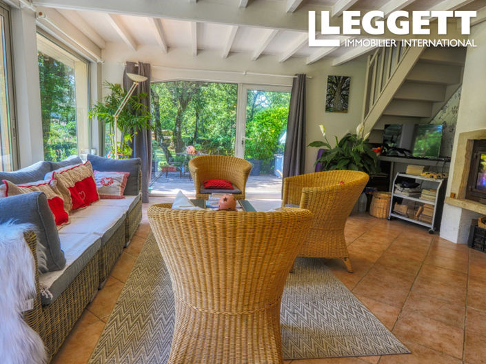 Image No.6-6 Bed House for sale