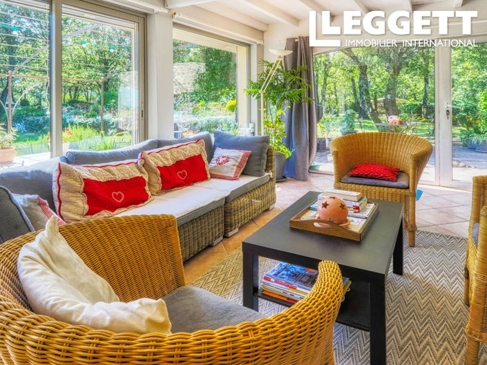 Image No.7-6 Bed House for sale