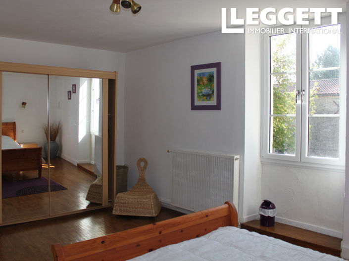 Image No.9-5 Bed House for sale