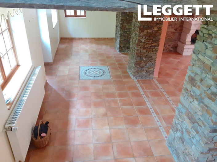 Image No.4-8 Bed House for sale