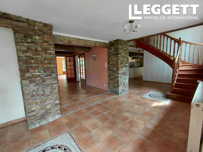 Image No.4-8 Bed House for sale