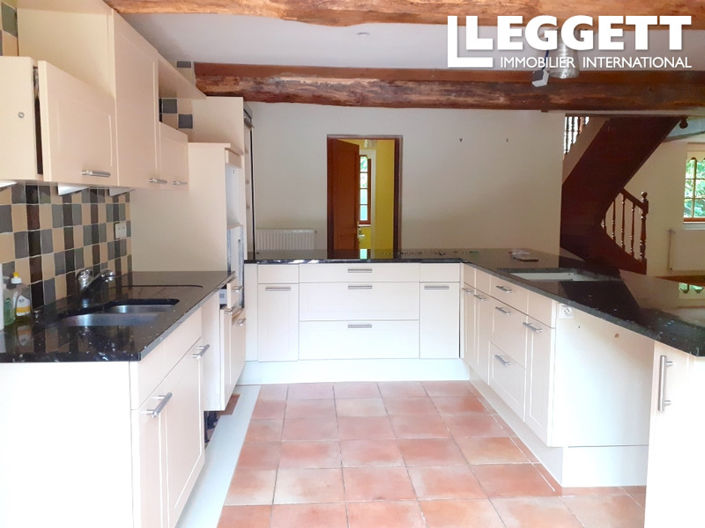 Image No.7-8 Bed House for sale