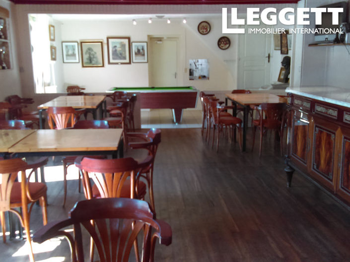 Image No.5-Commercial de 4 chambres à vendre à Brux