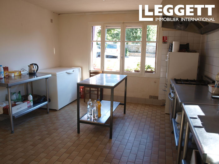 Image No.7-Commercial de 4 chambres à vendre à Brux