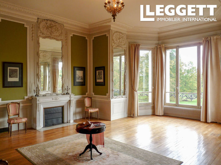 Image No.7-25 Bed Chateaux for sale