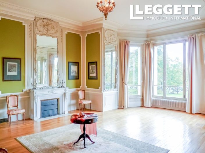 Image No.4-25 Bed Chateaux for sale