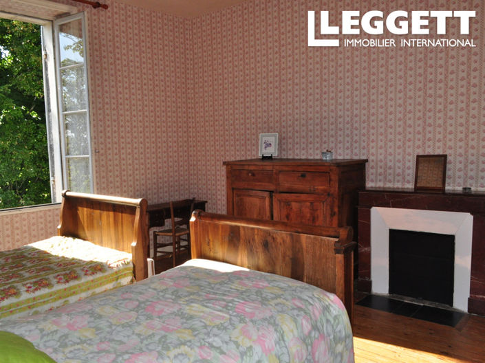 Image No.6-4 Bed House for sale